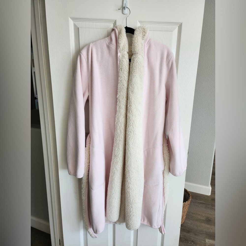 UGG women’s Portola reversible robe. Size: Women’s Small